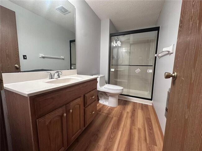 Building Photo - 15229 Buchanan Ct