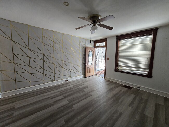 Building Photo - 1251 N 11th St