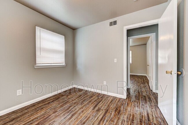 Building Photo - 1308 Mcdonald Dr