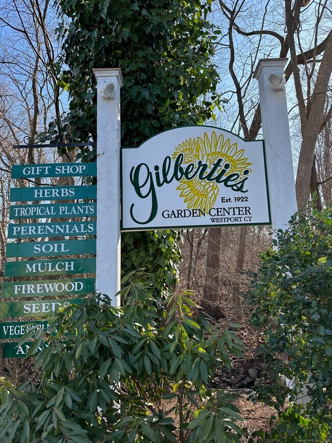 Building Photo - 5 Saviano Ln