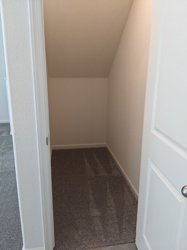 Building Photo - $250.00 OFF FIRST MONTH'S RENT!  Ready Now...