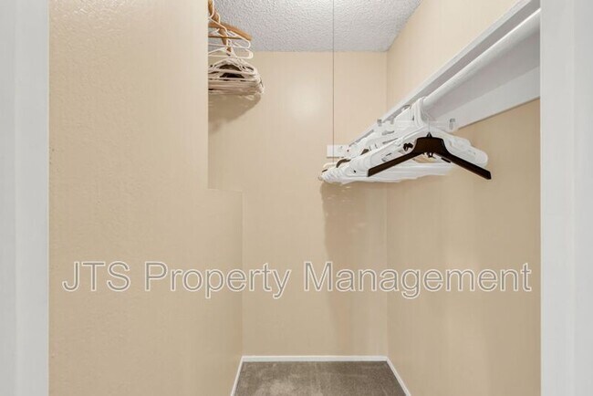 Building Photo - 6436 Bremen Dr