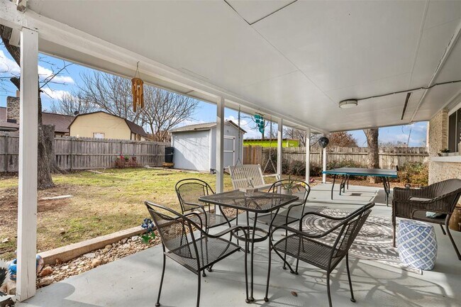 Building Photo - 117 Shady Oak Dr