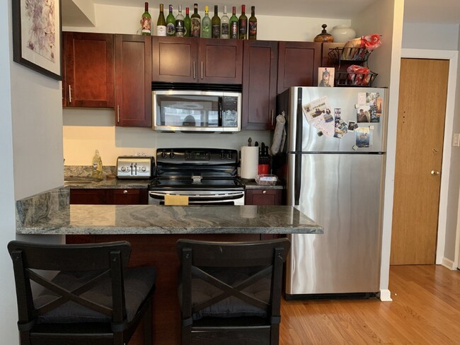 Primary Photo - 4180.5 N Marine Dr