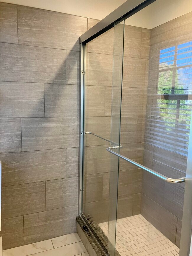 Building Photo - 26 N Main St