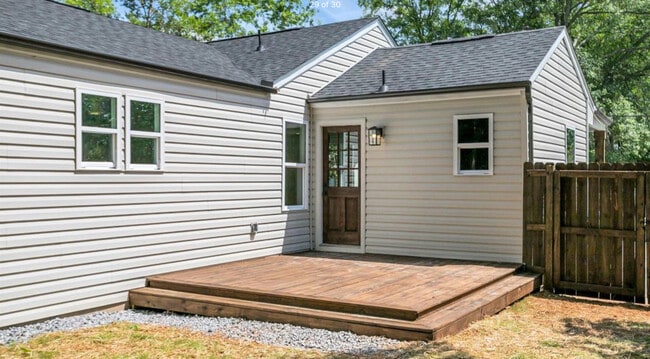 Building Photo - 14 Pleasant Ridge Ave