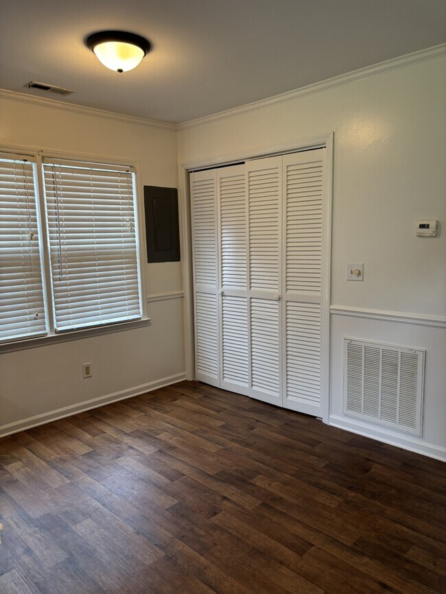 Building Photo - 406 W Harnett St