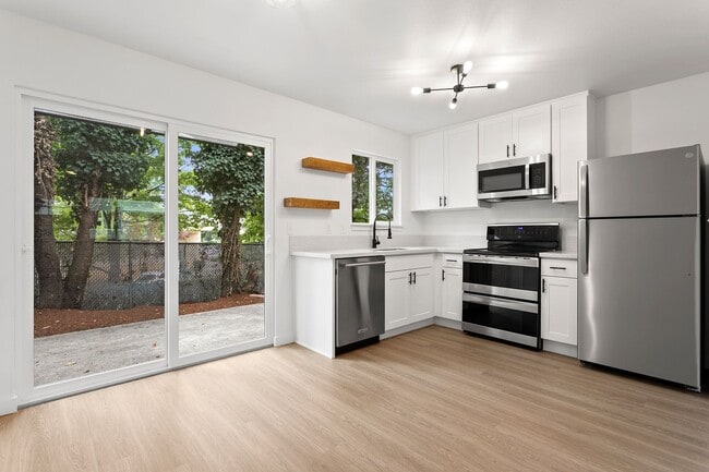 Interior Photo - Powell Place