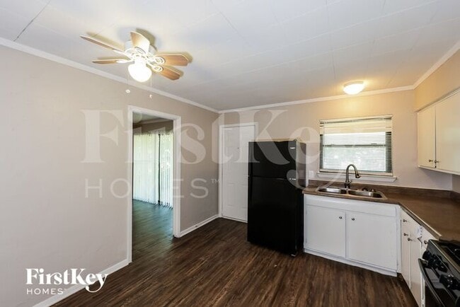 Building Photo - 1805 Dorothy Dr