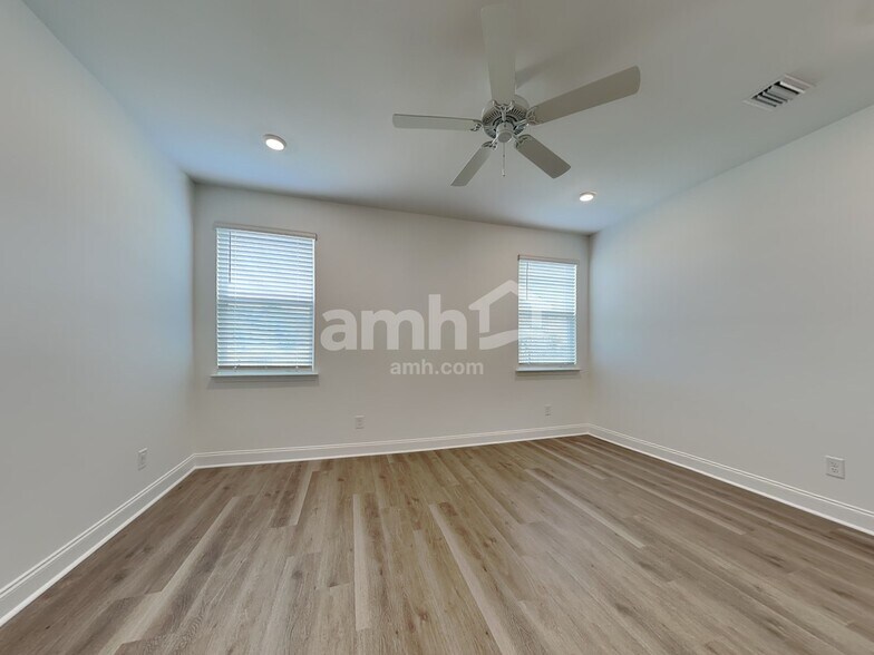 Building Photo - 168 Portside Pk Dr