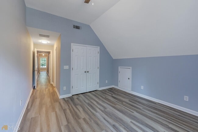 Building Photo - 528 Emily Pl NW