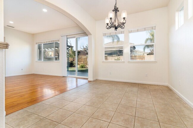 Building Photo - 3350 W Stewart Ave