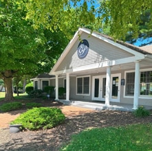 Building Photo - 1029 N Lincoln St