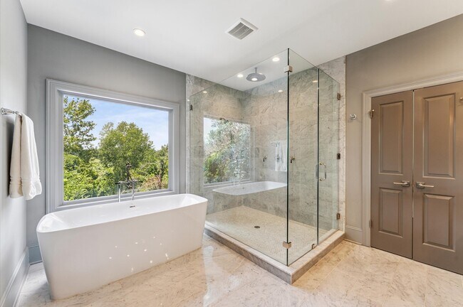 Building Photo - 7 Marilane St