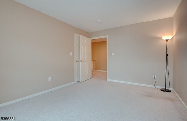 Building Photo - 608 Kensington Ln