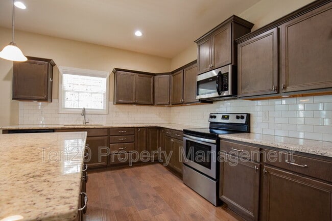 Building Photo - 122 Cedar Wy