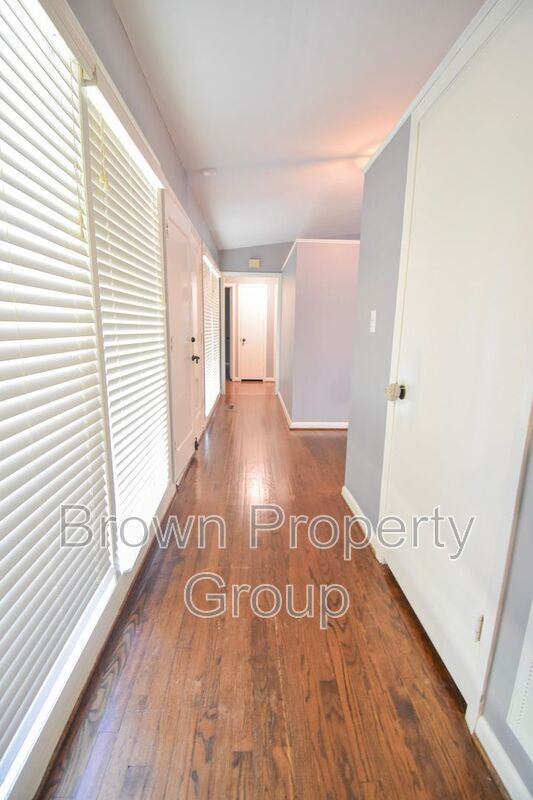 Building Photo - 248 Westwood Dr
