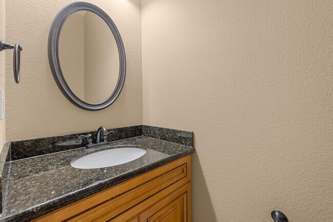 Building Photo - Pet Friendly in Sango!