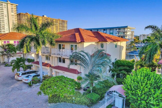 Building Photo - 3942 NE 171 St