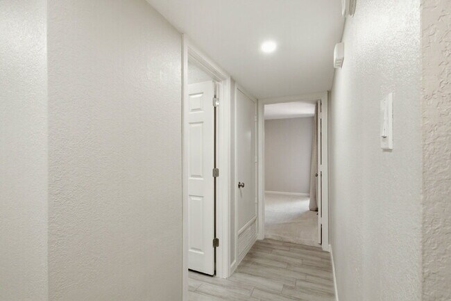 Building Photo - 2233 E Highland Ave