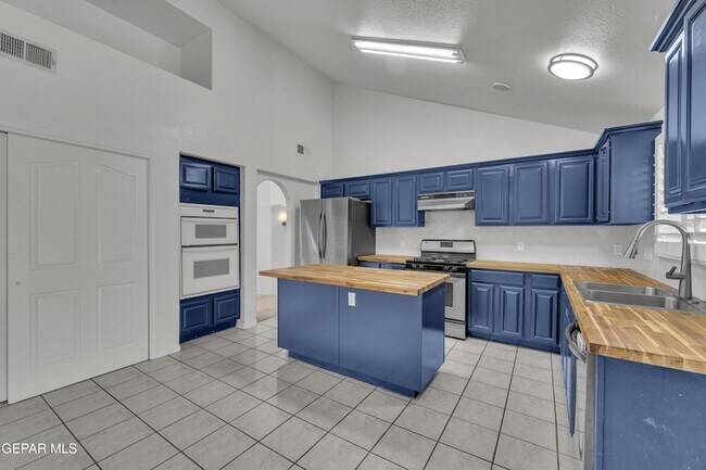 Building Photo - 1325 Whirlaway Dr
