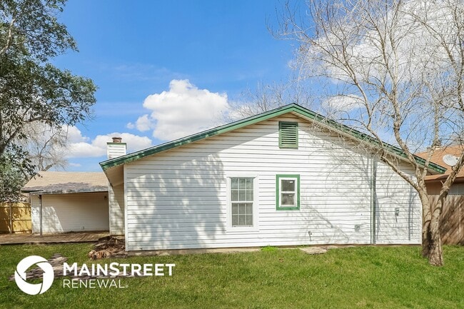 Building Photo - 5934 Lake Bank St