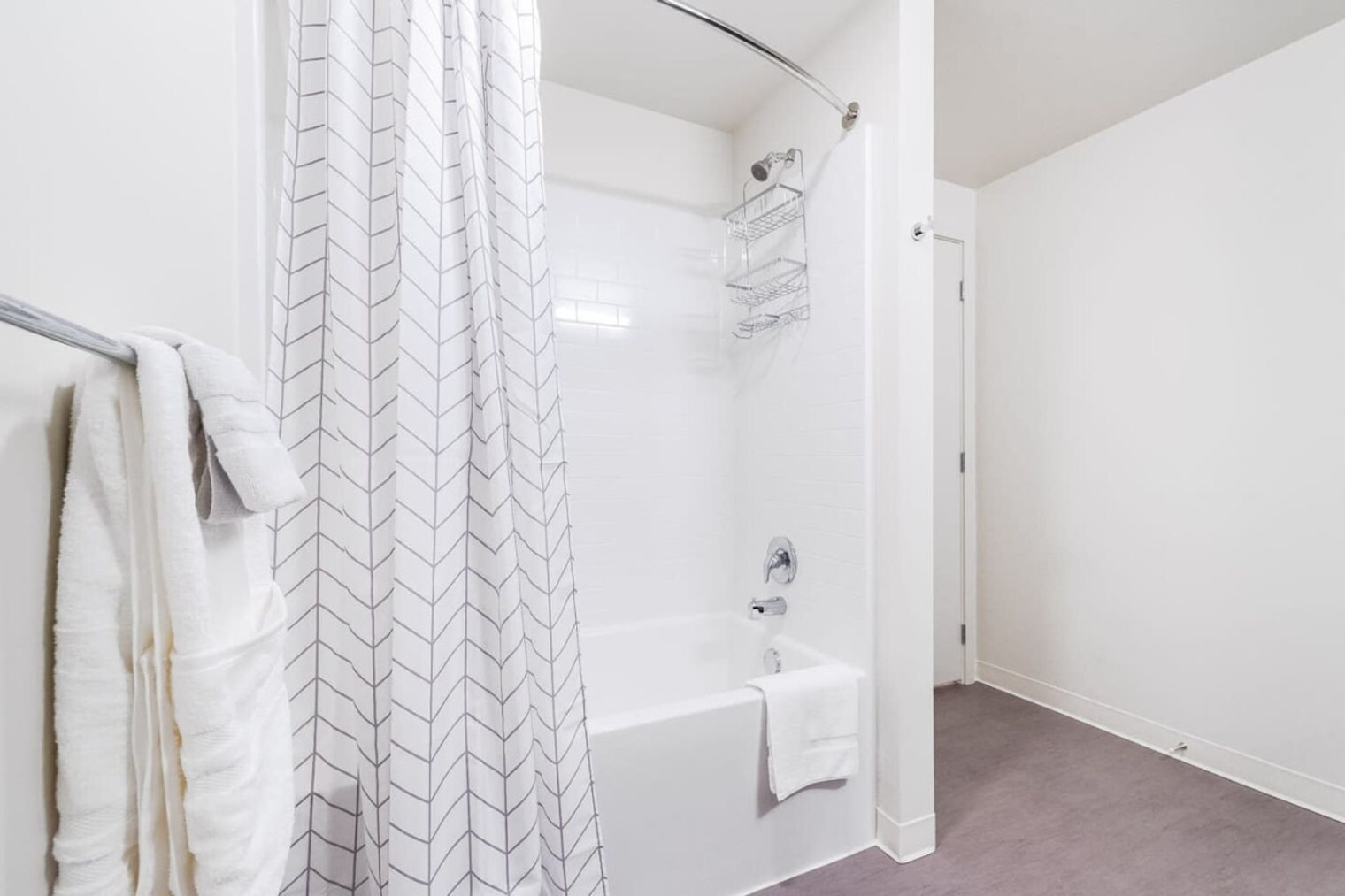 Building Photo - 16450 Redmond Wy