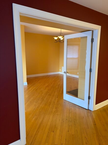 Building Photo - 7726 N Paulina St #1