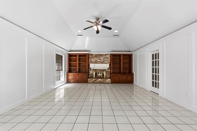 Building Photo - 18318 Mahogany Forest Dr