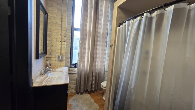 Building Photo - 602 S 9th St