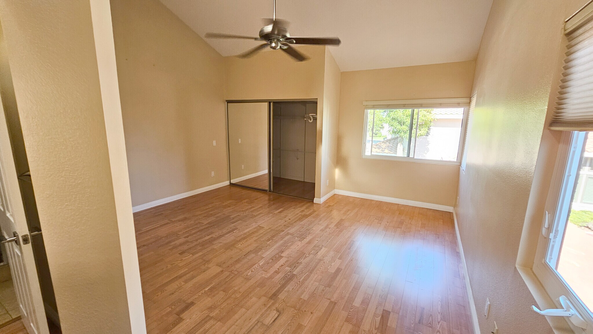 Master bedroom - 18219 Hampton Ct