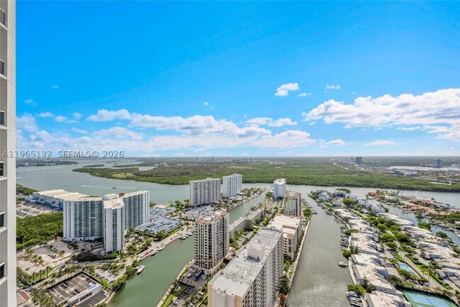 Building Photo - 16001 Collins Ave