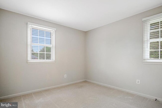 Building Photo - 1420 Knight Ave