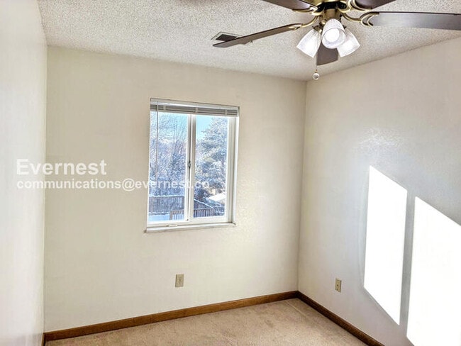 Building Photo - 4713 9th St Rd