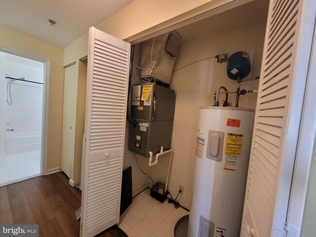 Building Photo - 33 Fern Oak Cir