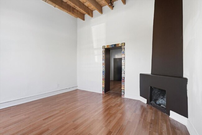 Building Photo - 837 S 8th Ave
