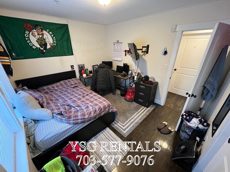 Building Photo - 24 Sunset St