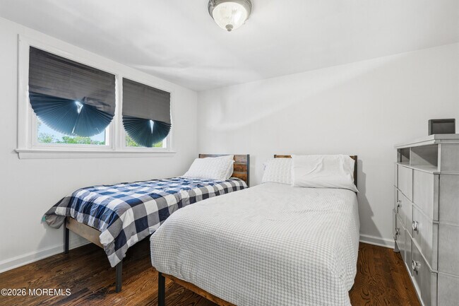 Building Photo - 4 Cheryl Dr