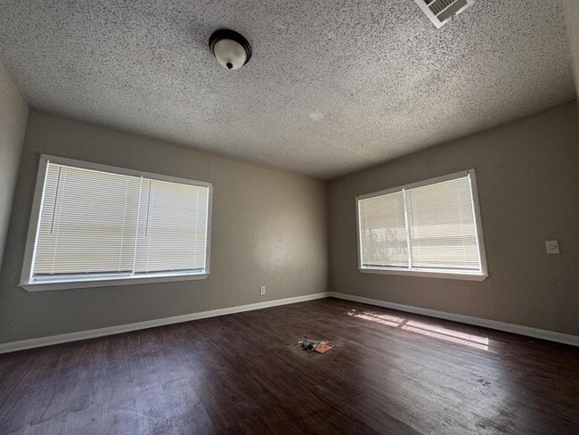 Building Photo - 1508 S 43rd St