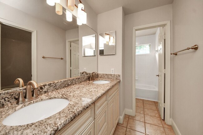 Building Photo - 6314 Holly Canyon Ct