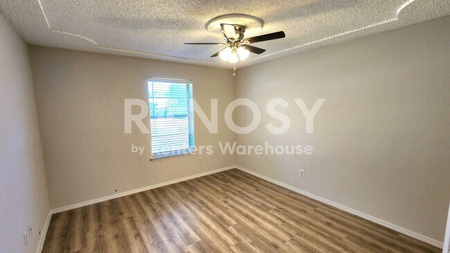 Building Photo - 7517 Oak Ridge Dr