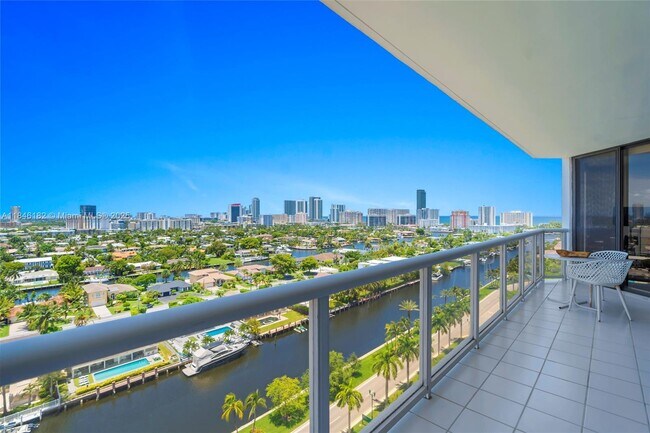 Building Photo - 3598 Yacht Club Dr