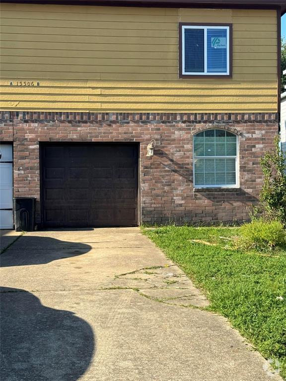 Building Photo - 15506 Waldron Cir