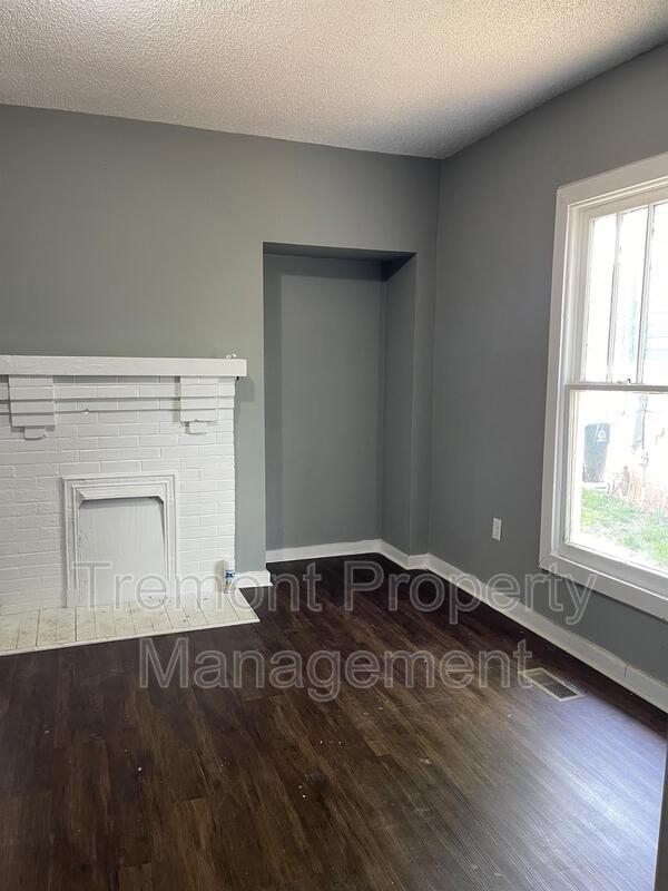 Building Photo - 1241 E 35th St