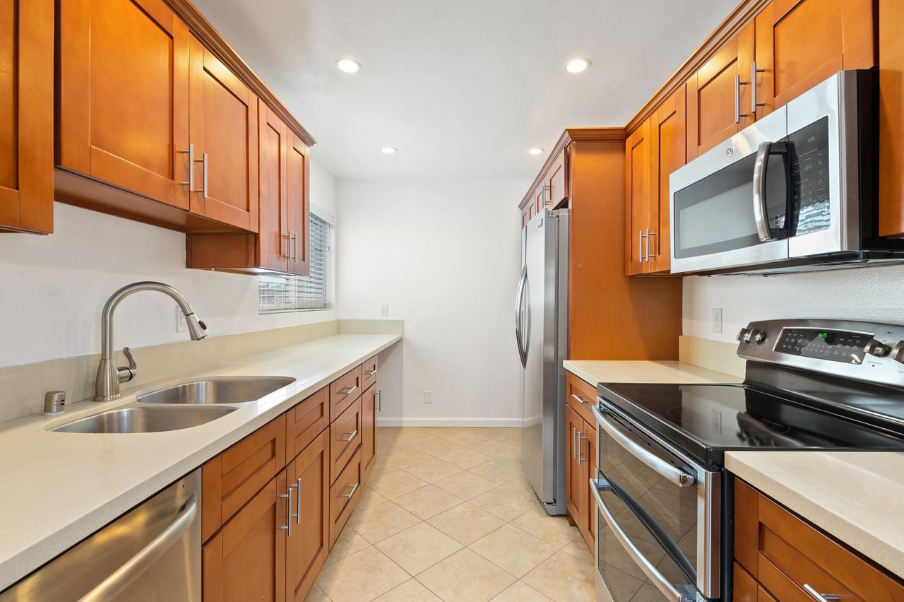 Building Photo - 4732 Park Granada