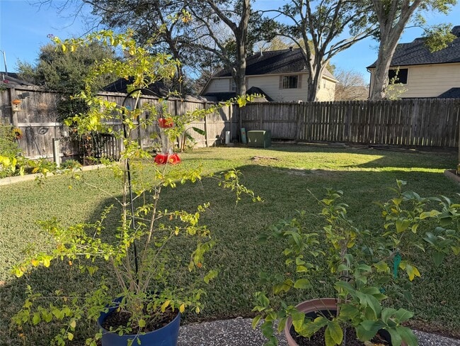 Building Photo - 20307 Pittsford Dr