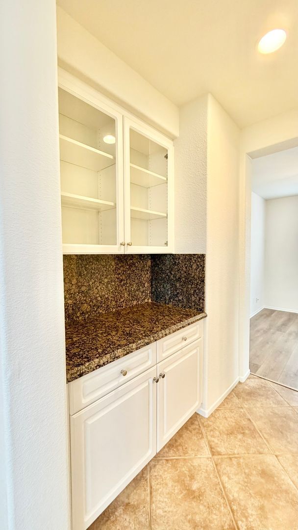 Building Photo - Beautifully Maintained & Spacious Two-Story Home in the Privately-gated Belleza Community of San ...