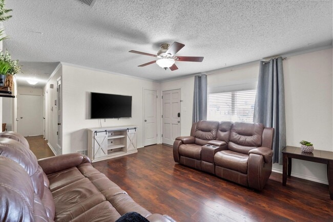 Building Photo - 4824 8th St