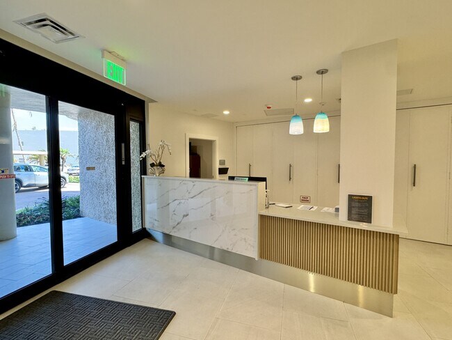 Building Photo - 4001 Gulf Shore Blvd N