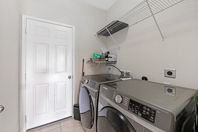 Building Photo - 9807 Opal Rock Dr